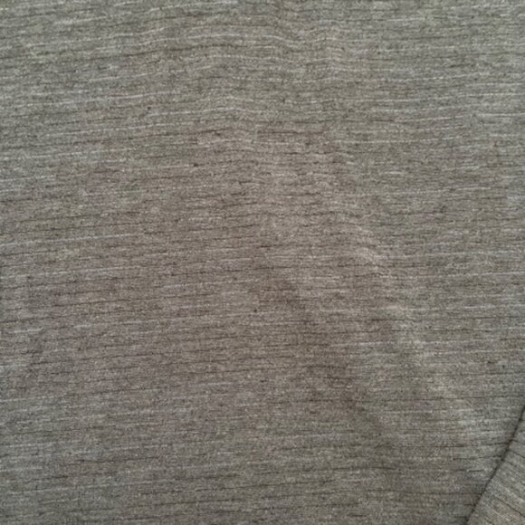 Travis Mathew Heater Series Quarter Zip - Like New - Picture 3 of 5